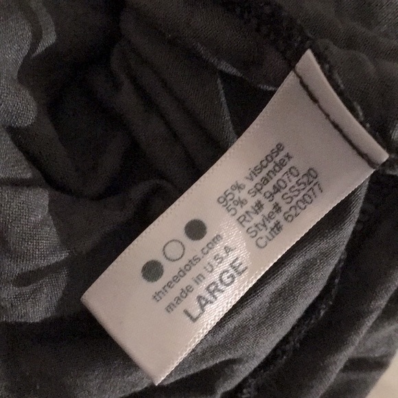 V Neck Dress - Picture 2 of 3